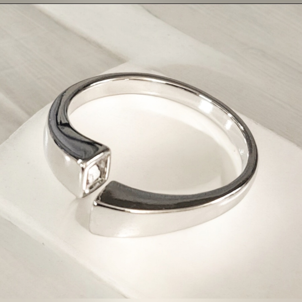 Womens Jewelry Sterling Silver Stamped Cz Ring